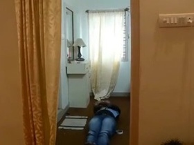 Desi student's steamy bathroom encounter
