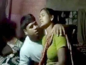 Desi bhabi gets intimate with her village boyfriend