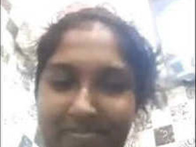 Lankan Tamil babe flaunts her boobs and pussy on video call