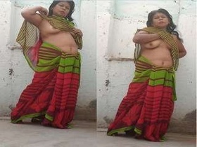 Indian bhabhi strips naked and performs oral sex