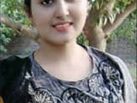 Stunning bhabi flaunts her big boobs on video call