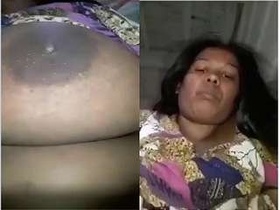 Sri Lankan Tamil wife pleasures herself with her fingers