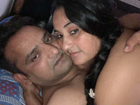 Desi couple shares steamy MMS in HD quality