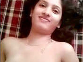 Indian newlywed wife films herself naked after marriage