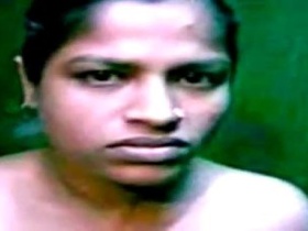 Naughty aunty gets naked and shits in public in Vellore