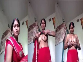 Bihari bhabhi flaunts her breasts in amateur video