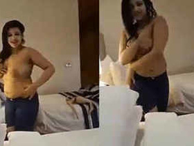 Desi call girl takes on a hotel room and sucks and fucks