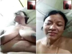 Horny girlfriend shows off her naked body on video call