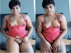 Tamil NRI girl flaunts her boobs and pussy in a seductive manner