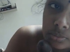 Indian girl performs oral sex in a video