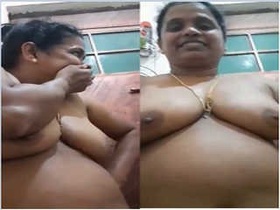 Desi housewife bares her body in front of camera