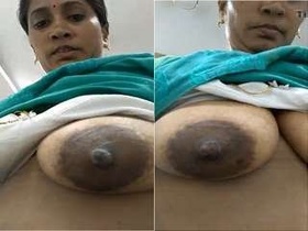 Desi Bhabhi flaunts her ample bosom in a sizzling video