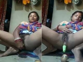 Horny Odia bhabhi indulges in solo play