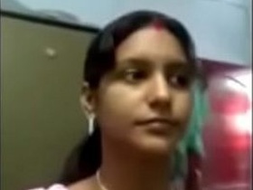 Tamil bhabhi flaunts her big breasts on camera