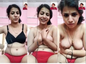 Mallu bhabhi flaunts her big boobs in a video call