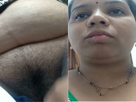 Amateur Indian bhabhi flaunts her tits and pussy