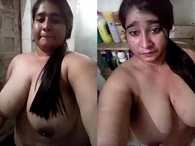 Indian girl's seductive performance
