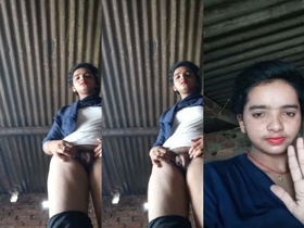 Video of an attractive Indian woman from a village taking selfies