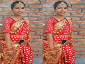 Cute Indian girl fucks behind the door in amateur video
