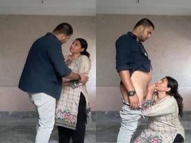 Pakistani maid gives an exclusive blowjob and kisses