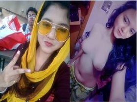 Desi hottie flaunts her breasts in exclusive video call