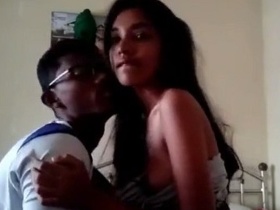 Indian sex tube: Desi couple's sensual rendezvous