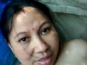 Desi bhabhi gets pounded hard in this steamy video