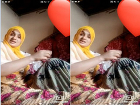 Pakistani amateur bhabhi reveals her big tits and pussy in exclusive video