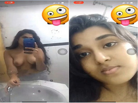 Desi beauty records her own boob selfies