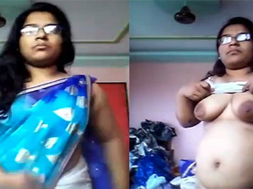 Desi village bhabhis in nude MMC video