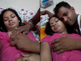 A couple of Indian women expose their breasts and give oral pleasure