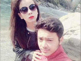 Indian couple Gunjan and boyfriend enjoy steamy sex in bedroom