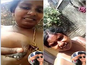 Horny Indian bhabhi flaunts her big boobs in hot video