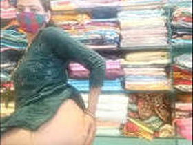 Bhabi babe flaunts her pussy and ass in public