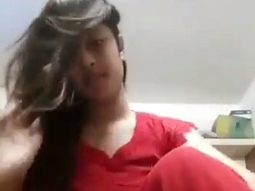 Indian college girl bares her all and flaunts her naked body