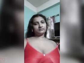 Fatty MILF flaunts her saggy breasts for the camera