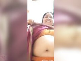 Sensual MILF from Bengal shows off her sexy pussy on camera