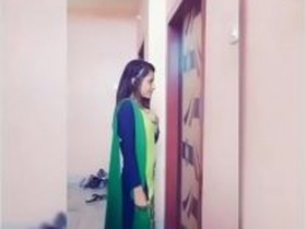 A Hindu hottie with a tight pussy gets drilled in a hotel room