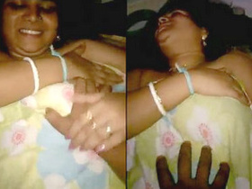 Desi bhabhi indulges in steamy hotel romance