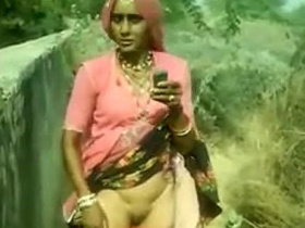 Bhabhi's steamy outdoor MMS in a village setting