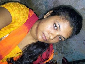 Indian woman with large breasts performs oral sex