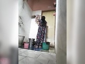 Desi bhabhi films herself using the toilet for her husband