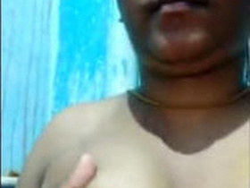 Desi wife gets naked in front of the camera