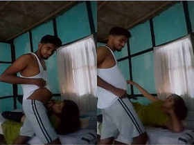 Desi Indian girl gives a cute blowjob