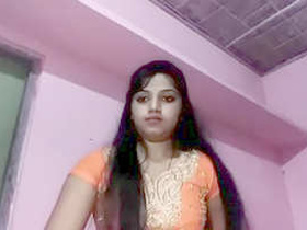 Marathi bhabi flaunts her cute body and big boobs