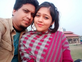 Indian wife Kiran gets fucked by her husband's friend and cums hard