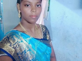 Tamil bhabhi flaunts her big boobs and pussy