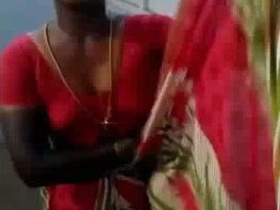 Aunty Sudha's Secret: Desi MILF's Phuddi Exposed