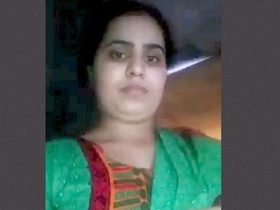 Fatty bhabhi with huge tits and juicy pussy
