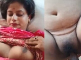 Desi bhabhi moans as she gets her ass pounded